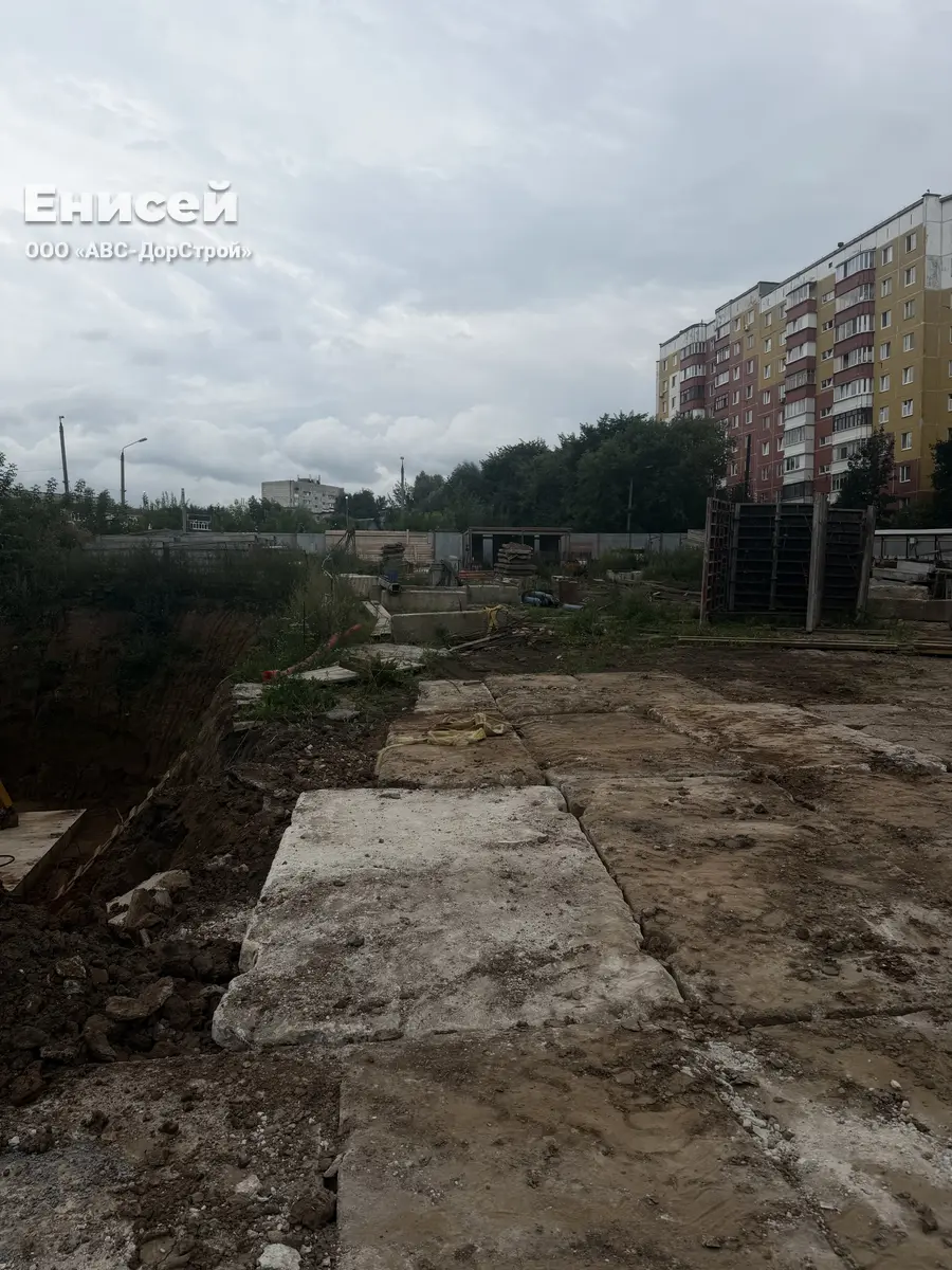 Разработка котлована под МКД в г. Перми, на ул. Капитана Гастелло, д. 21.