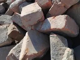 Объявление "Кирпичный бой от 25 тонн с доставкой"